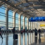 Cresce il traffico aereo, ma calano diritti e salari: il 26 luglio è sciopero nazionale