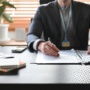La PA tra fame salariale e assurdità contrattuali